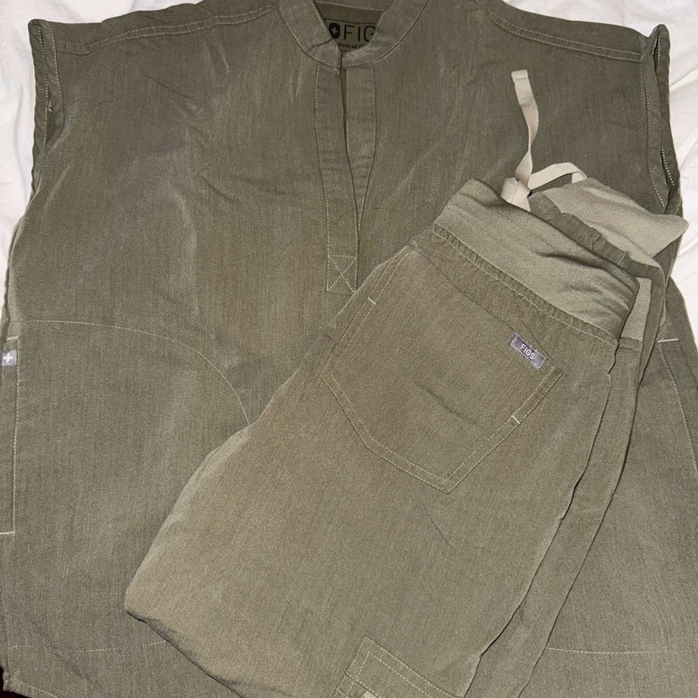 FIGS scrubs
